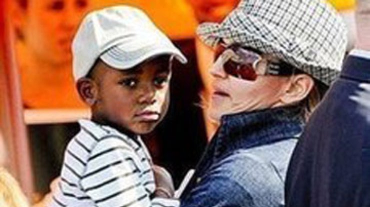 Мадонне разрешили удочерить девочку из Малави