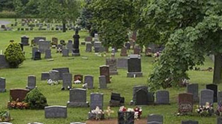 Власти Нью-Йорка выставили на продажу городское кладбище