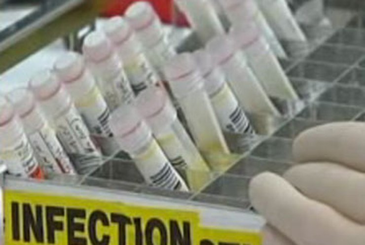 Свиной грипп открыл счет жертвам в Европе