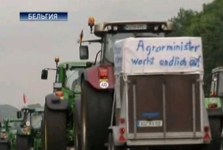 Брюссель заблокировали тракторами
