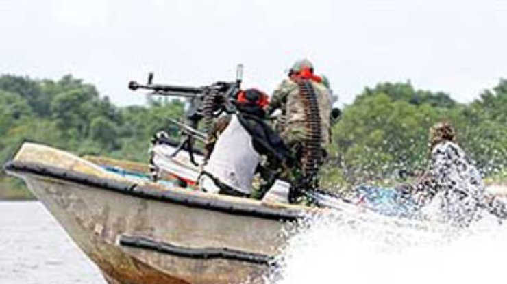 Нигерийские боевики взорвали крупный нефтепровод