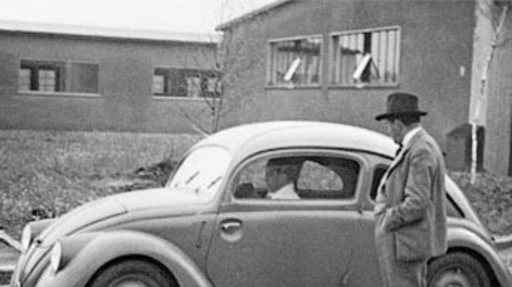 Porsche отметила 75-летие "народного автомобиля"