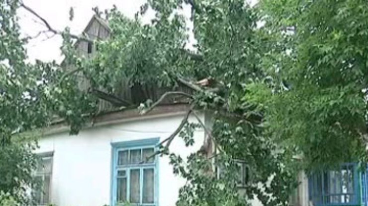 Ураган оставил без света 760 украинских сел