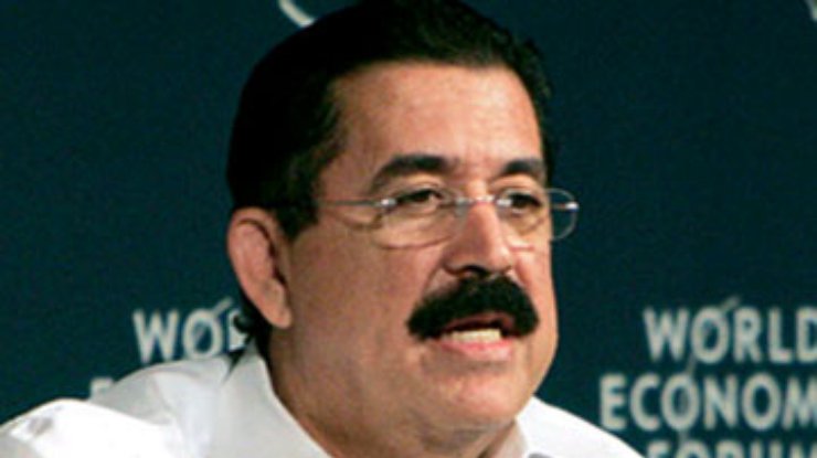 Президент Гондураса бежал из страны и требует от США объяснений