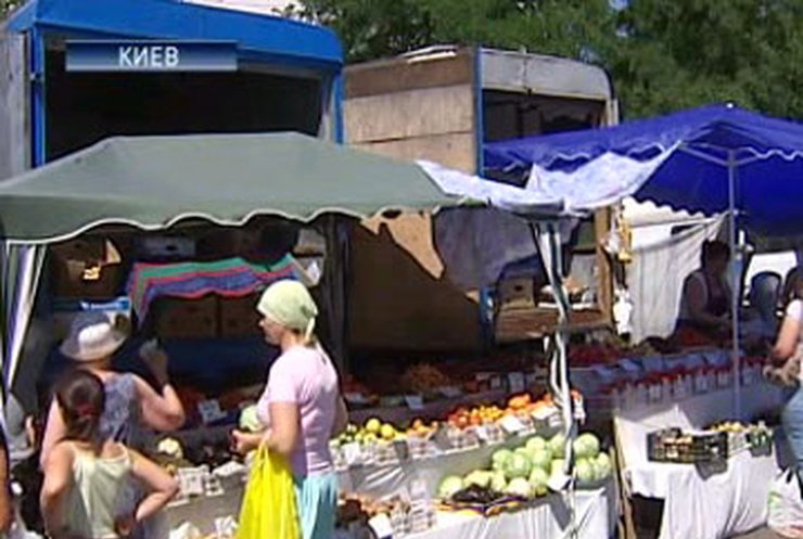 На столичных рынках прошла проверка