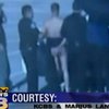 Американец устроил в самолете стриптиз