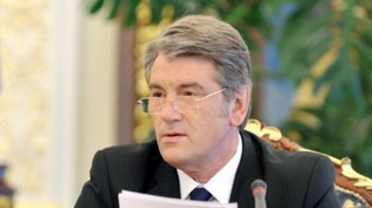 Ющенко: Девальвация гривны - правильный шаг