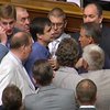 Измождённые работой депутаты ушли на каникулы