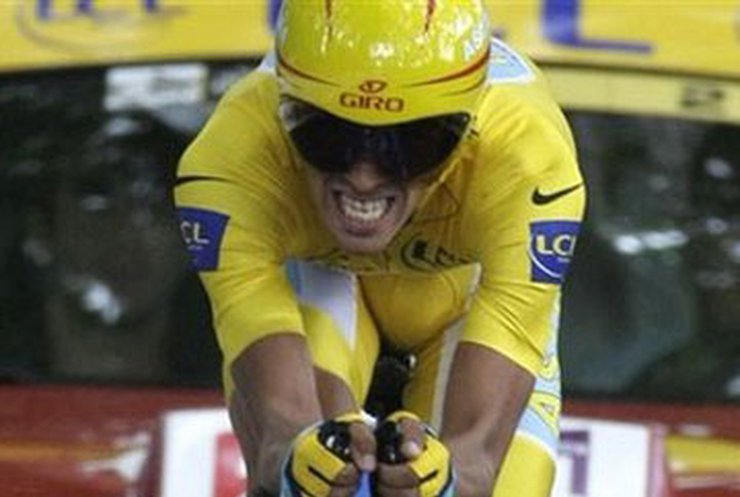 Контадор упрочил лидерство на "Тур де Франс"