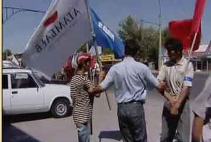 В Кыргызстане силой разогнали митинг оппозиции