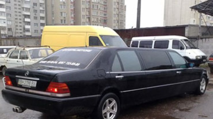 Mercedes начал испытания обновленного лимузина S-Class Pullman