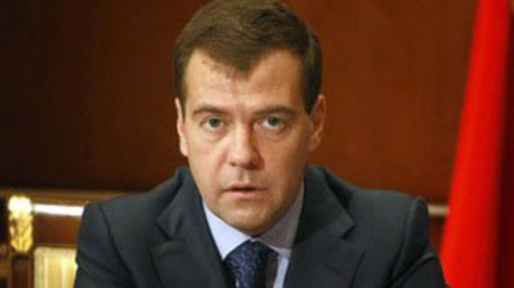 Медведев предлагает отменить суд присяжных для террористов