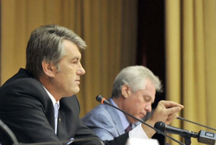 Ющенко потребовал от силовиков забыть о политике