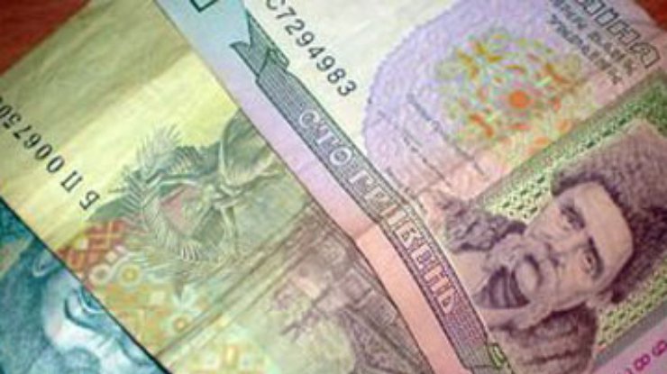 Средняя зарплата в Украине растет, тогда как реальная падает