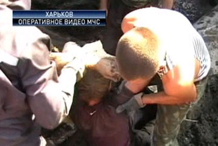 Харьковчанин двое суток просидел в водосточной трубе