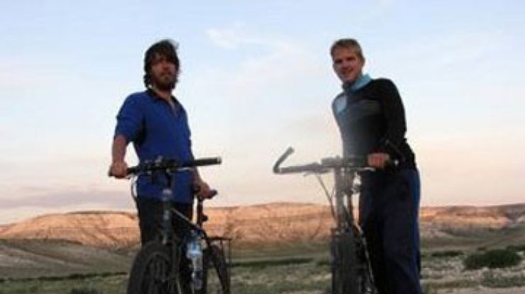 В Таджикистане украли велосипед участника велопробега