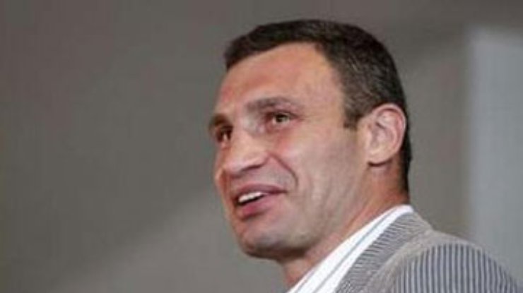 Кличко: Будем держать кулаки за Валуева