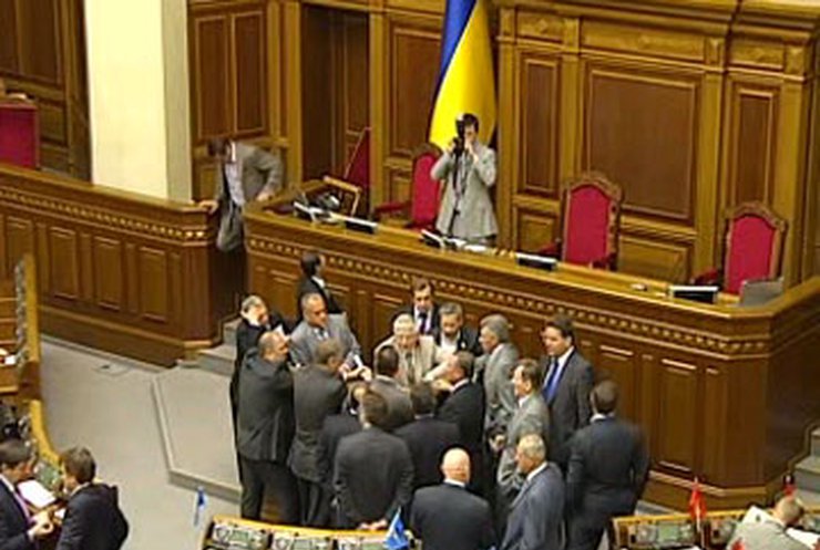 Рада так и не начала работать