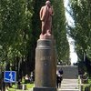 В Киеве начали ремонтировать памятник Ленину