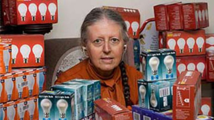 В Британии пенсионерка запаслась лампочками на всю жизнь