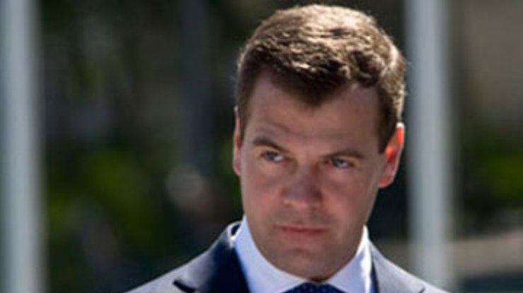 Медведев "очень обижен" "антироссийской позицией" властей Украины