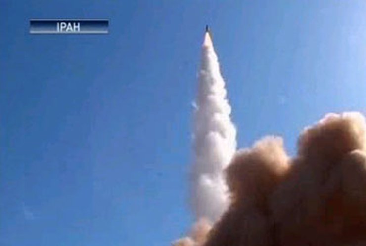 Иран испытал ракеты средней дальности