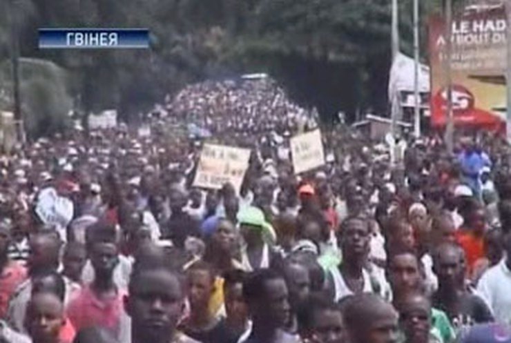 В Гвинее разогнали митинг оппозиции: 90 погибших