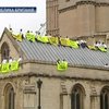 В Лондоне арестованы 20 "зеленых", забравшихся на крышу парламента