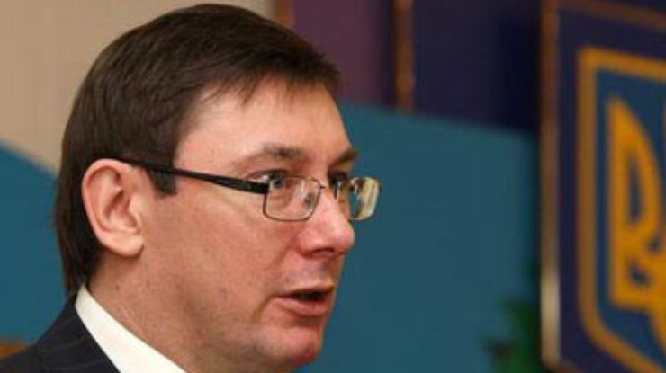 Луценко: Получены показания - депутаты причастны к развращению детей в Крыму