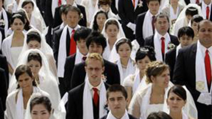 20 тысяч человек одновременно сочетались браком в Южной Корее