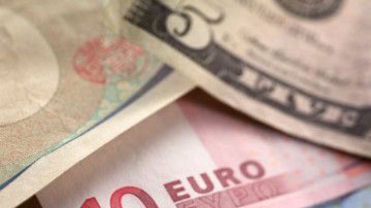 Доллар и евро падают на межбанке