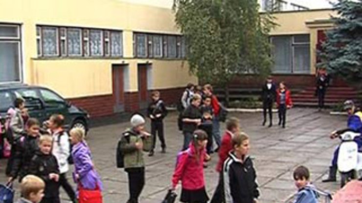 В Одессе отец семиклассника избил директора школы