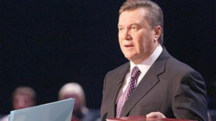 Янукович подал в ЦИК документы для регистрации