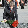 Ющенко почтил память жертв войны у могилы Неизвестного солдата