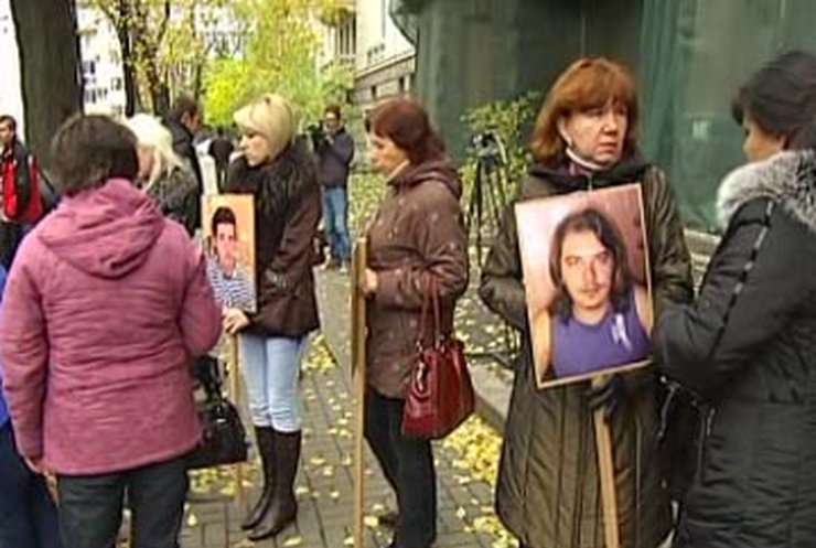 Родственники экипажа судна Ariana просят Ющенко ускорить освобождение моряков