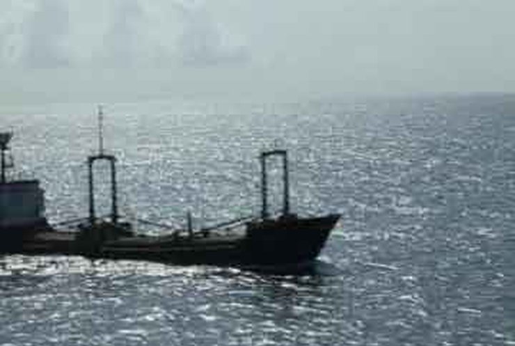 Пираты пригрозили затопить судно Ariana с украинцами