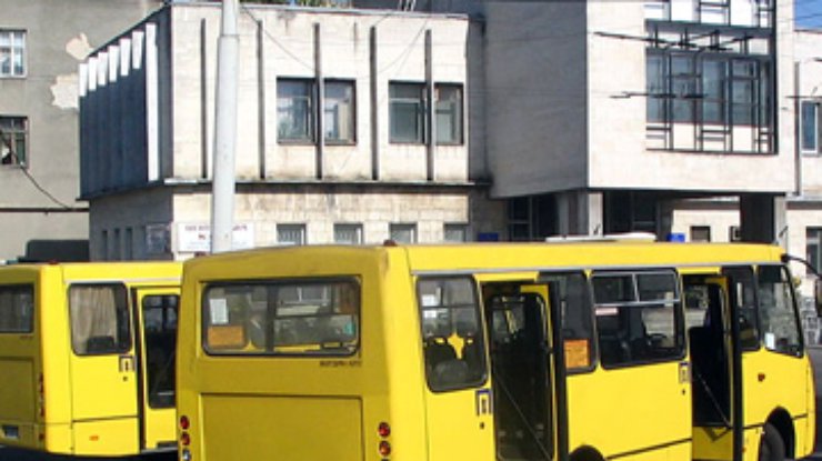 В Киеве автобусы дезинфицируют хлоркой