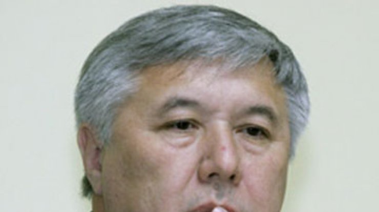 Ющенко хочет вернуть Еханурова на пост министра обороны