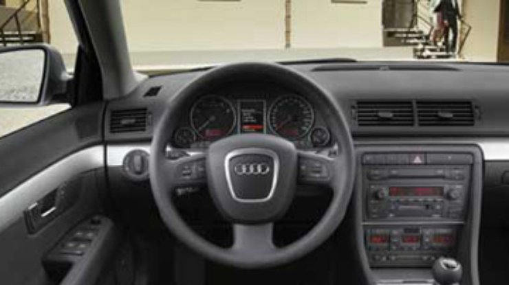 Компания Audi разрабатывает говорящего автомобильного робота