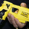 В США полицейский успокоил десятилетнюю девочку электрошоком