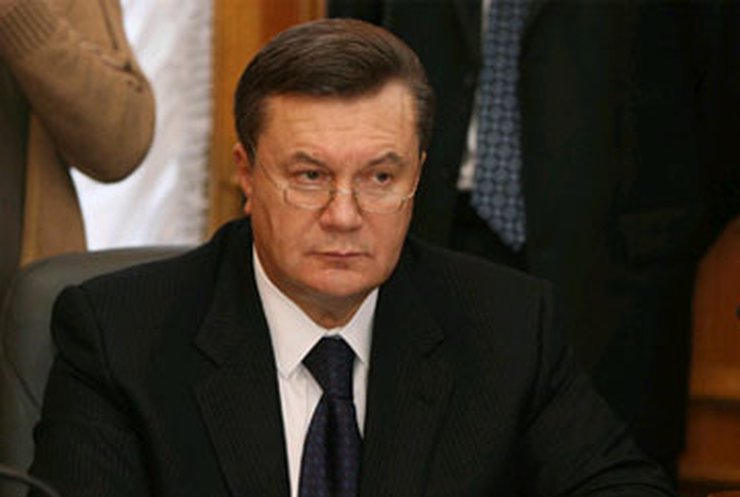 Янукович призвал зарыть топор войны и не мстить новому президенту