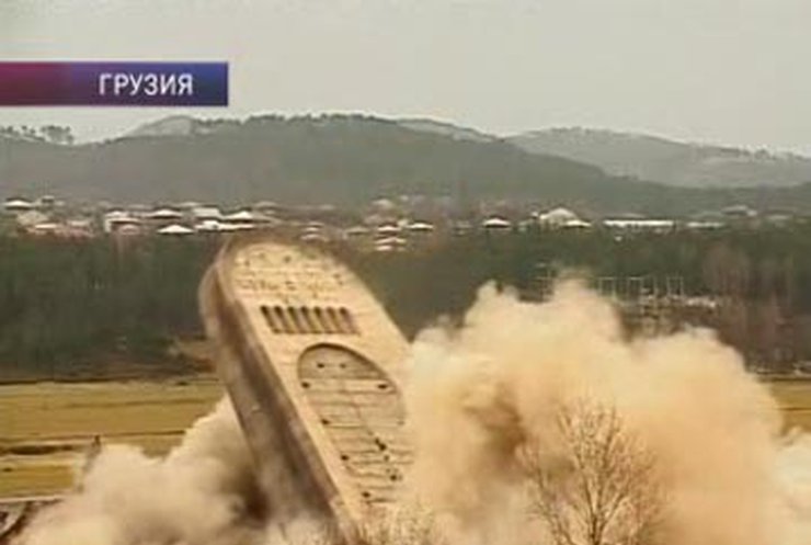 В Грузии при взрыве мемориала погибли двое