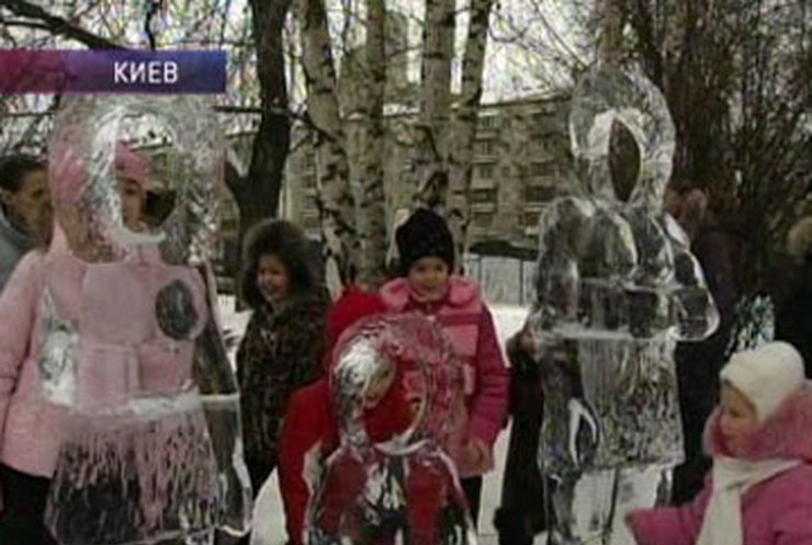 В Киеве открылась выставка ледяных скульптур