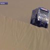 Участники ралли "Дакар" преодолевают дюны пустыни Атакама