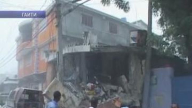 Премьер-министр Гаити говорит о 100 тысячах жертв землетрясения