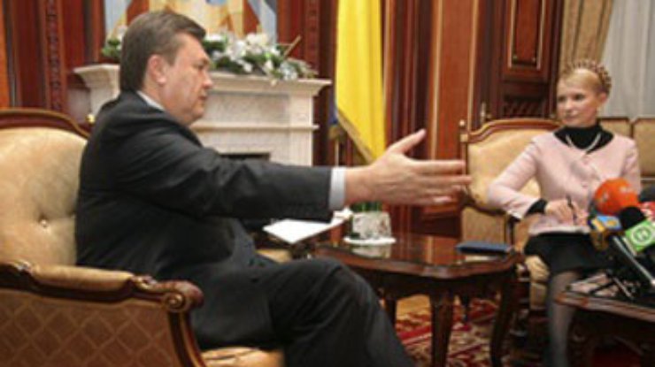 Янукович снова отказался от дебатов с Тимошенко