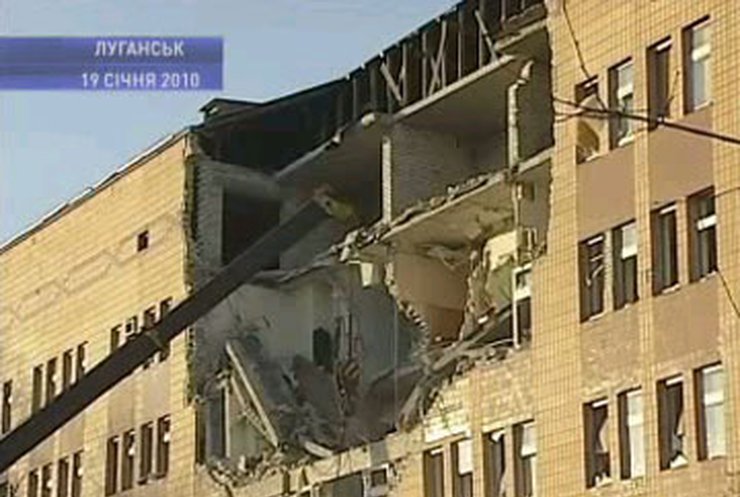 В Луганске разобрали завалы в больнице: 16 погибших