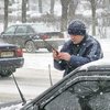 Запорожские дороги снова оказались завалены снегом