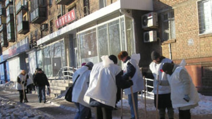 БЮТ очистил часть Киева от снега и хочет очистить от Черновецкого