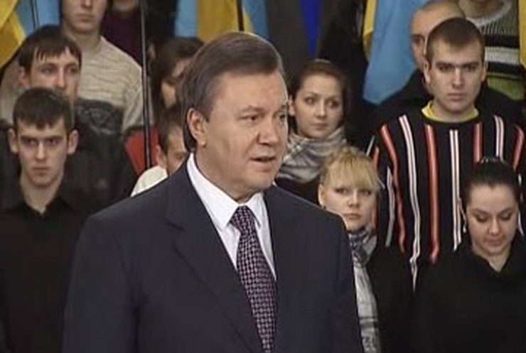 Янукович обещает поддержку бизнесу, Тимошенко - аграрную реформу